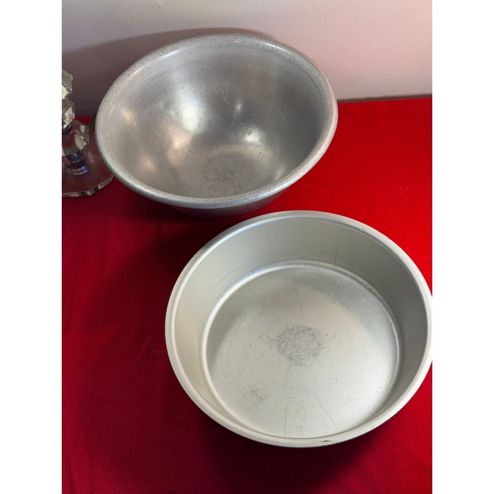 Vintage Wear-Ever Aluminum Bowls Lot No 802 and 452 Made in USA TACUCO
